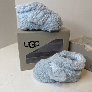 UGG Kids Slippers in Soft Blue